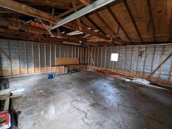 Building Photo - 256 Parkway Dr