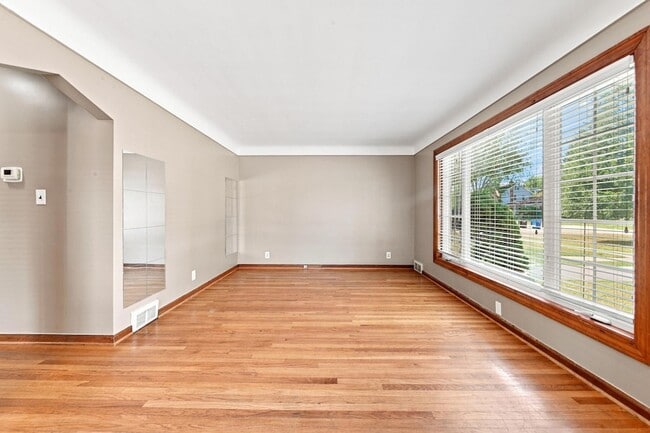 Building Photo - 11386 Hemingway St