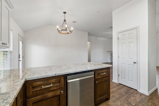 Building Photo - 15921 Katie Ridge Dr