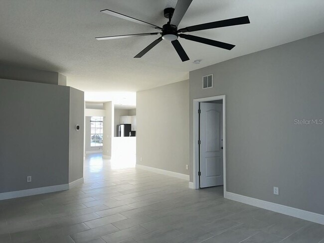 Building Photo - 1329 Avonwood Ct