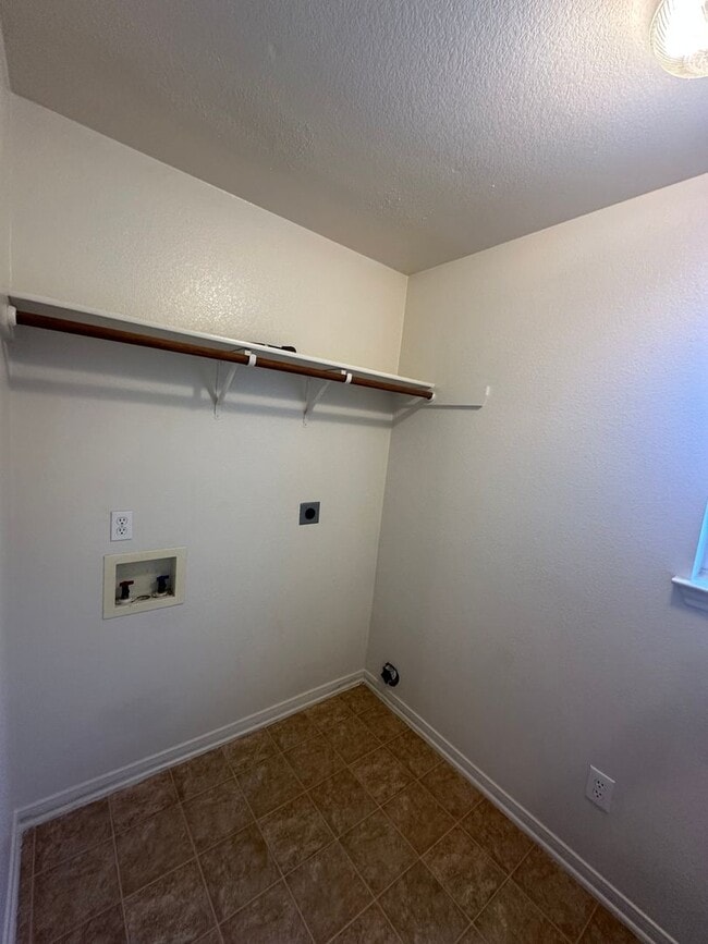 Building Photo - AVAILABLE SOON!