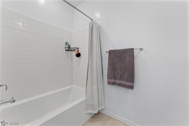 Building Photo - 237 Callen Falls Ave