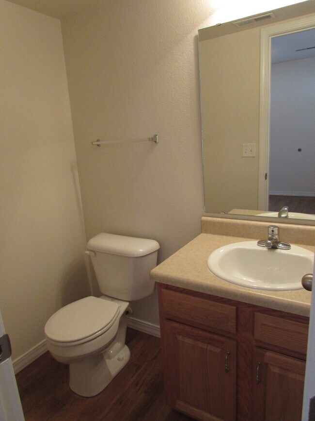 Building Photo - 6185-MF1-E1
