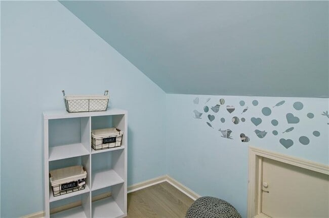 Building Photo - 4060 Merritt Dr