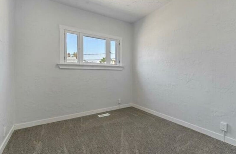 Building Photo - 322 30th St