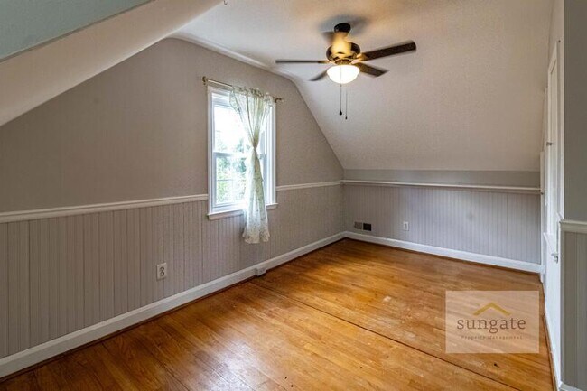 Building Photo - 326 Lincoln Ave