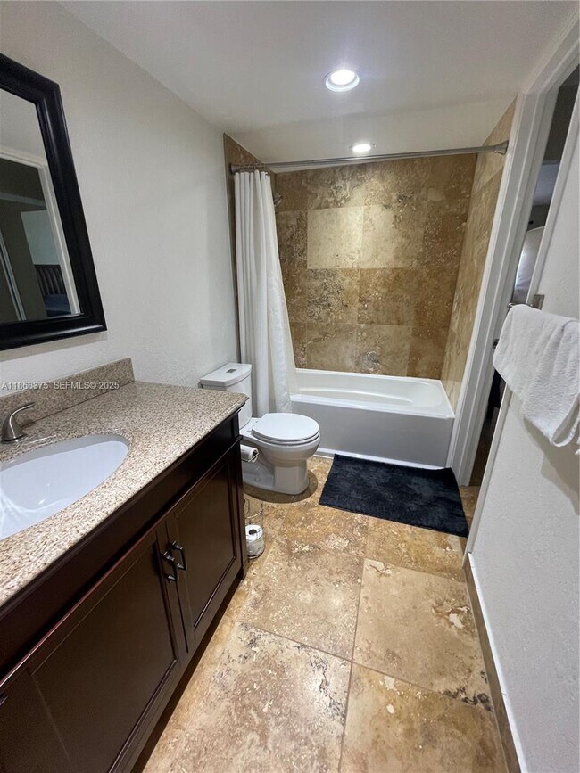 Building Photo - 410 SE 2nd St