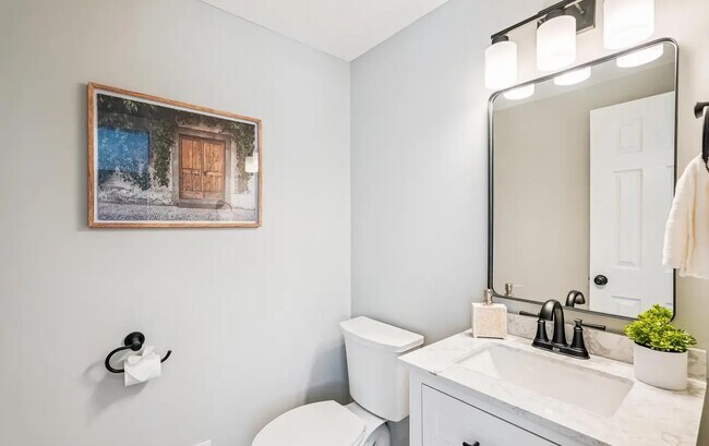 Building Photo - 276 W Meadowland Ln