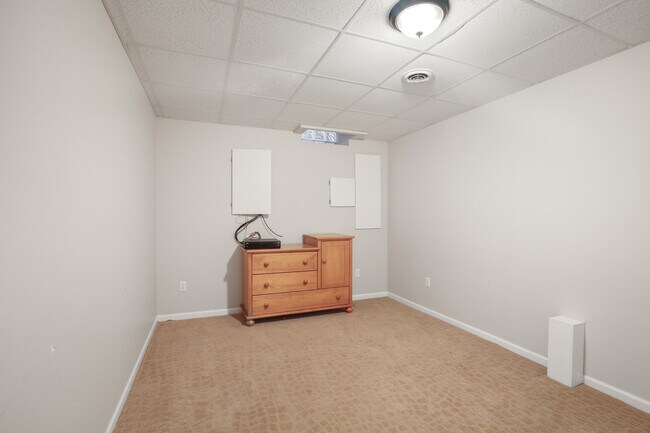 Building Photo - 6569 Whispering Woods Dr