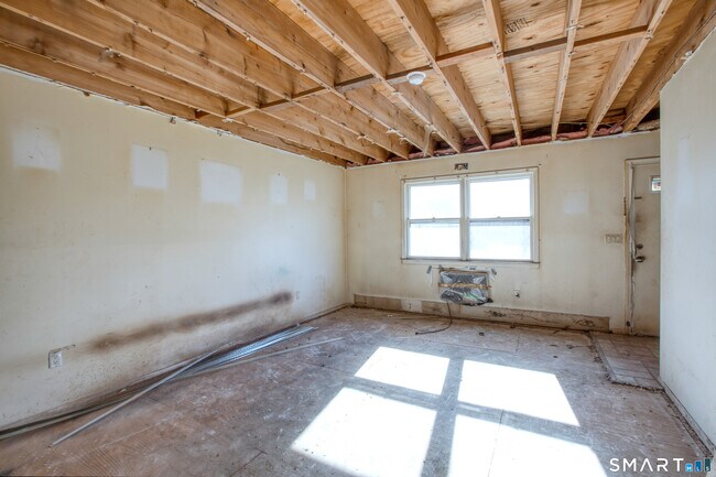 Building Photo - 76 Caesar Dr