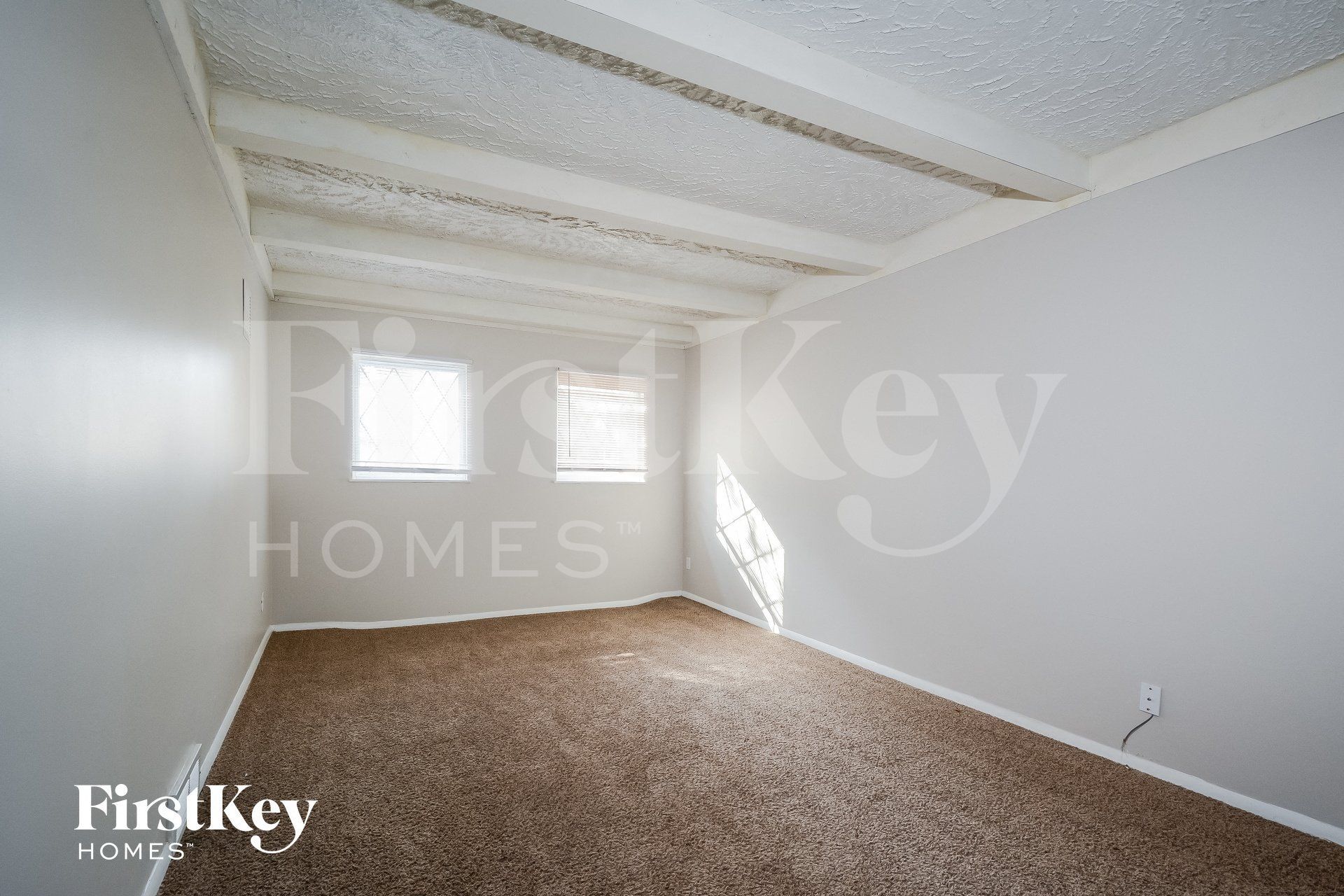 Building Photo - 623 Holiday Ave