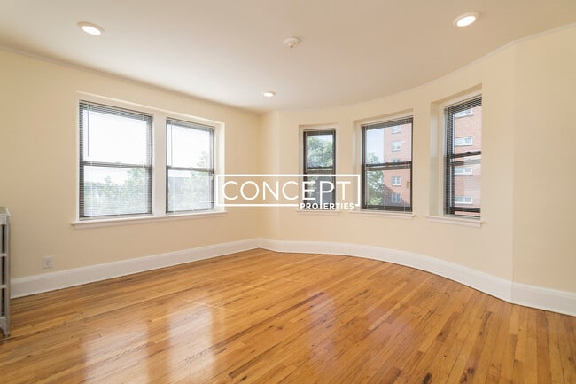 Building Photo - 123 Highland Ave