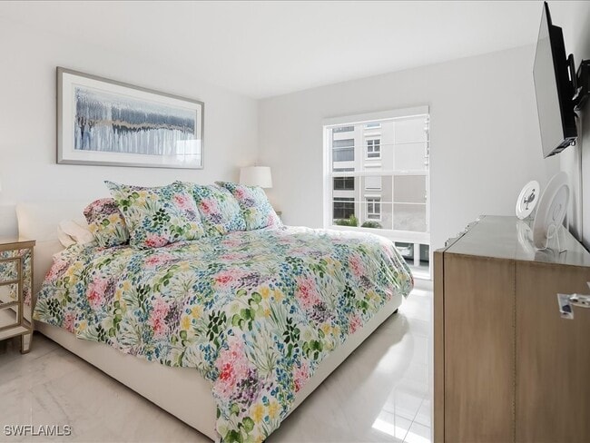 Building Photo - 2750 Gulf Shore Blvd N