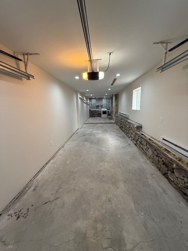 Building Photo - 103 W Catawissa St