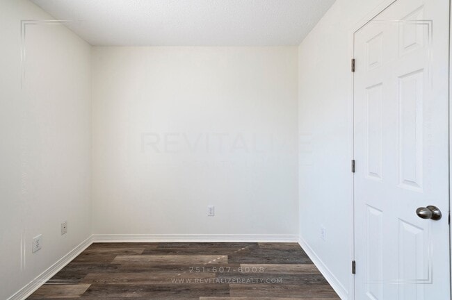 Building Photo - Charming 3-Bed 2-Bath Brick Home in West Mobile