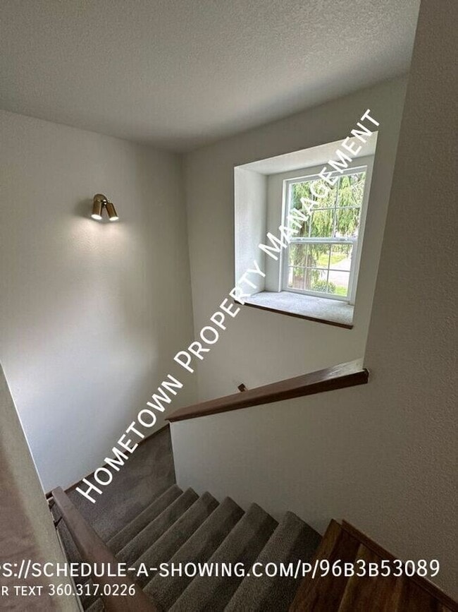 Building Photo - 1606 Sulky Dr SE