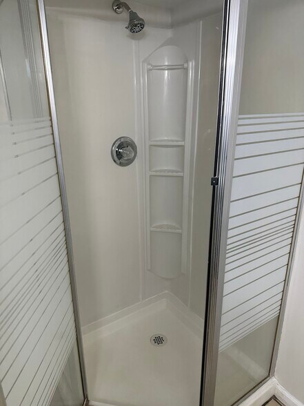 Building Photo - 522 Bayport Ave