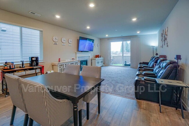 Building Photo - 11812 NE 137th Ave