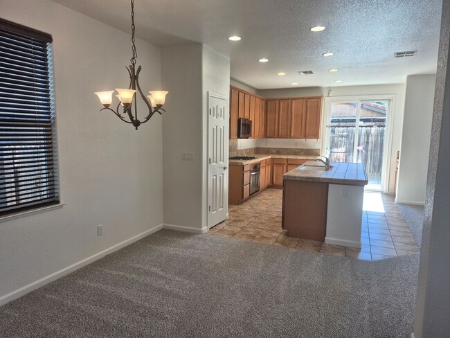 Building Photo - Spacious Four Bedroom, Three Bath Home in ...