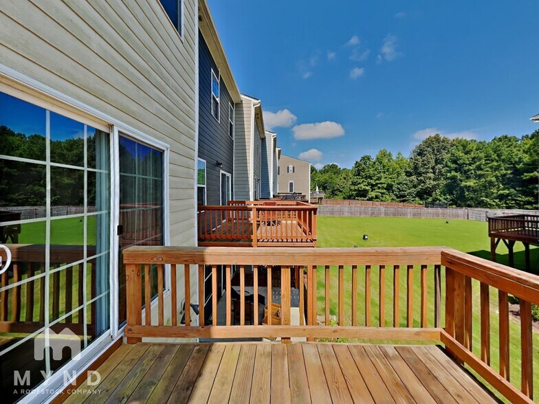 Building Photo - 206 Tamworth Creek