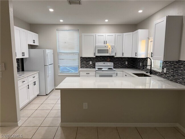 Building Photo - 4281 22nd Ave SW