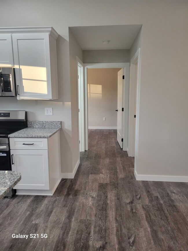 Building Photo - 6036 Seneca Trail