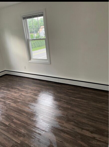 Building Photo - 111 Hall St