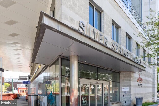 Building Photo - 7923 Eastern Ave NW