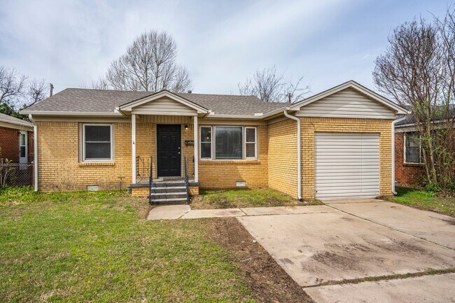 Primary Photo - Updated 3 Bed - 1 Bath in Bethany!