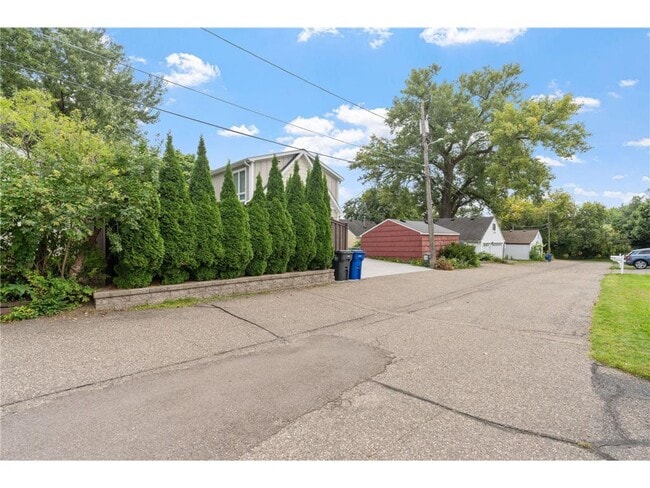 Building Photo - 263 Lexington Parkway S