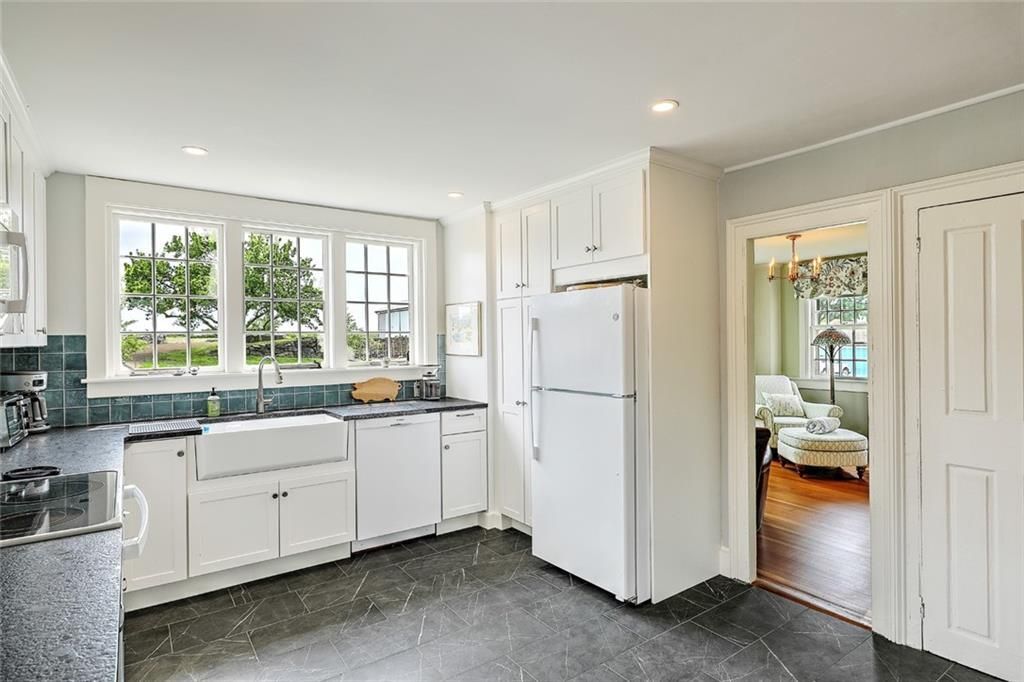 Building Photo - 148 Fogland Rd