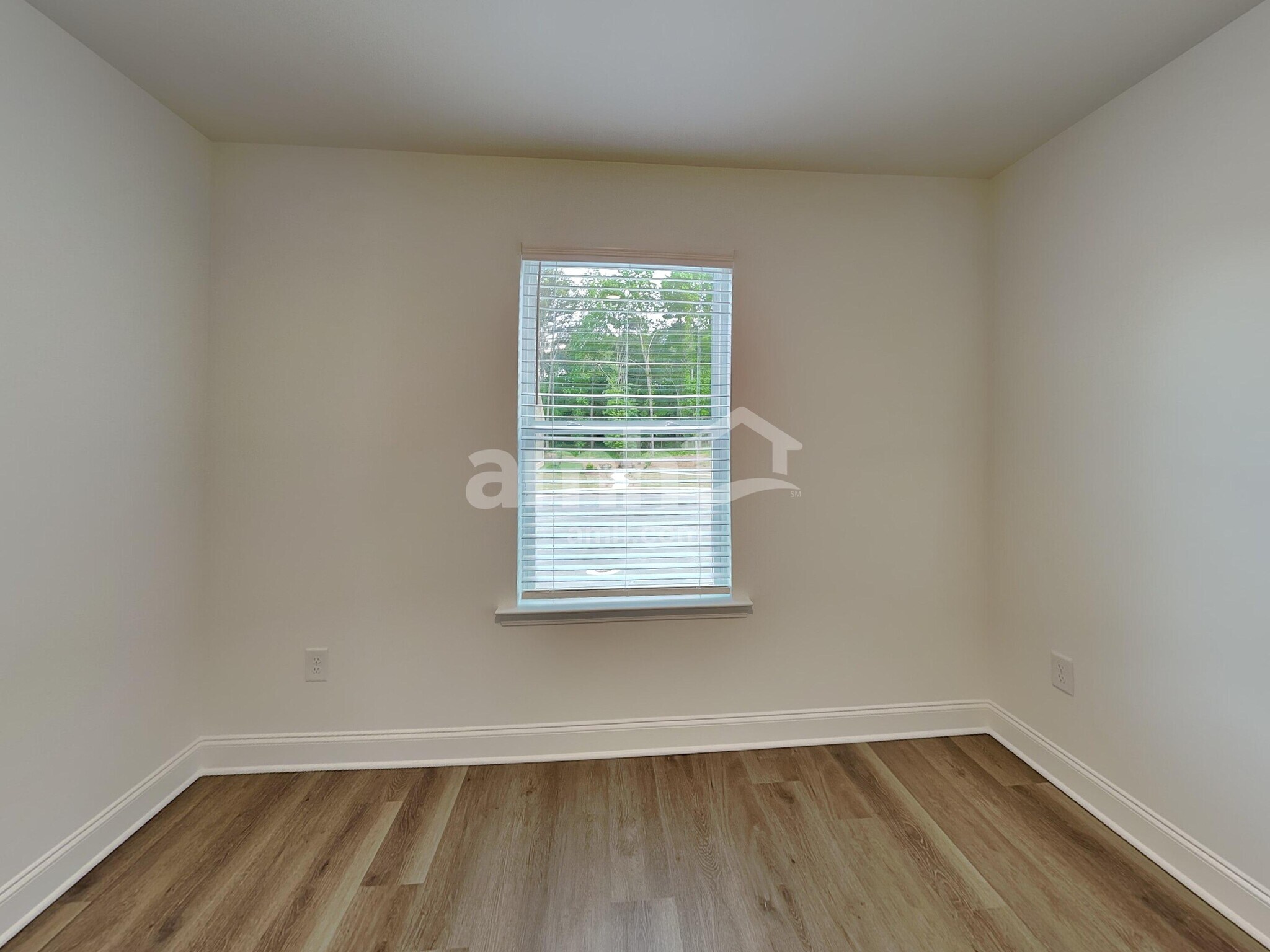 Building Photo - 920 Carnelian Ln