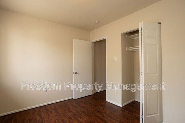 Building Photo - 9327 Woodlea Ct