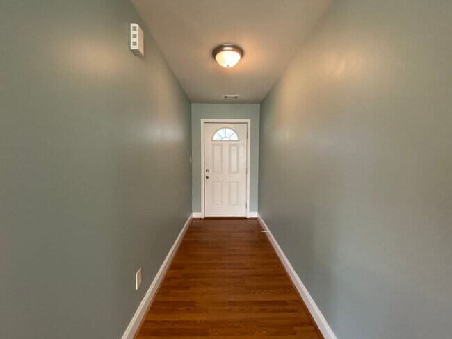 Building Photo - Home for Rent in Woodstock! View with 48 H...