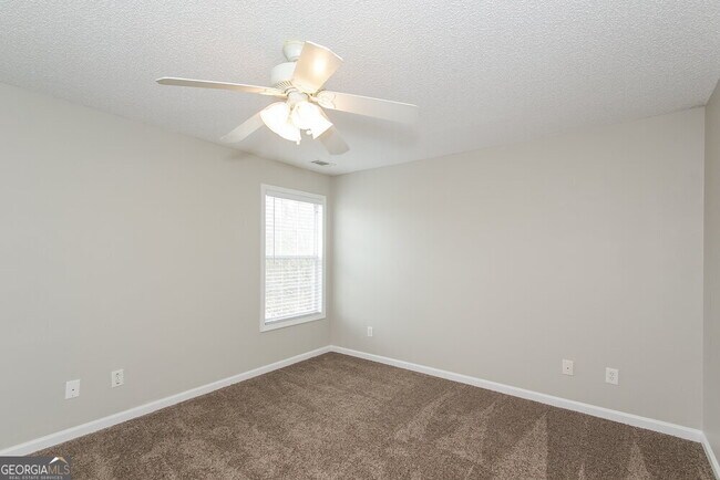 Building Photo - 717 White Dove Dr