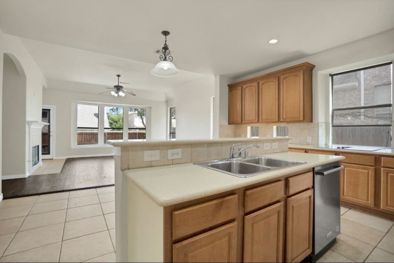 Building Photo - 11036 Coralberry Dr