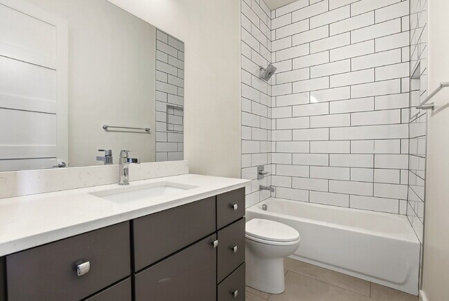 Building Photo - $2,745.95, 2-bed, 2.5 bath, located in Denver with a Rooftop Patio