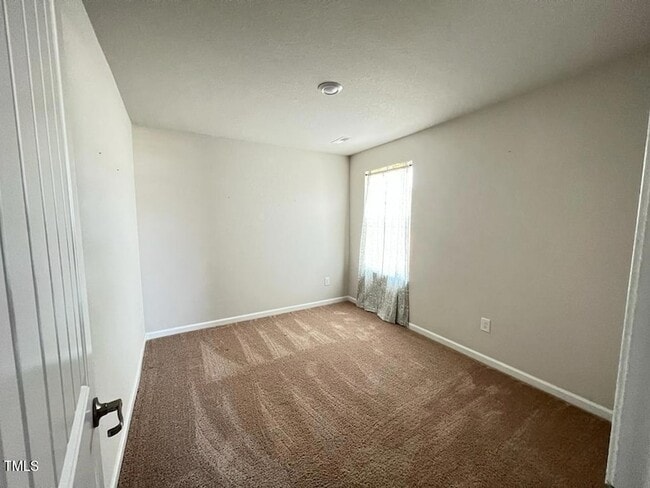 Building Photo - 882 Avery Pond Dr