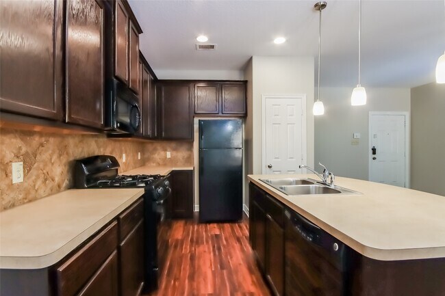 Building Photo - 2046 Lost Pine Ct