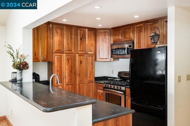 Building Photo - 1326 Babel Ln