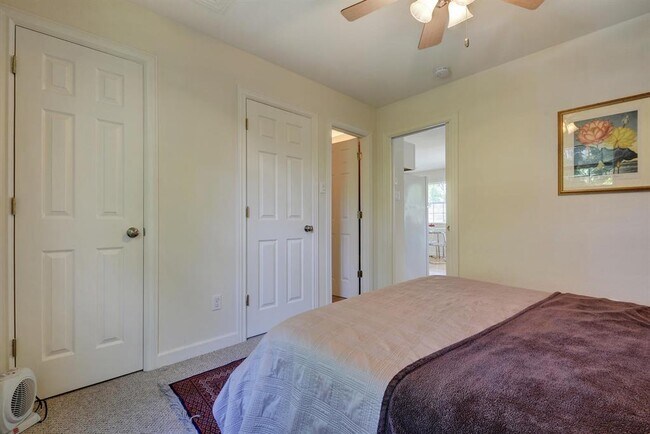 Building Photo - 4108 Sinclair Ave