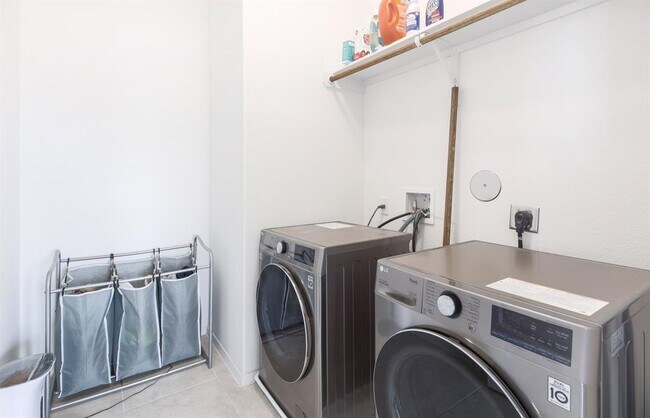 Building Photo - 1408 Flint Knapper Dr