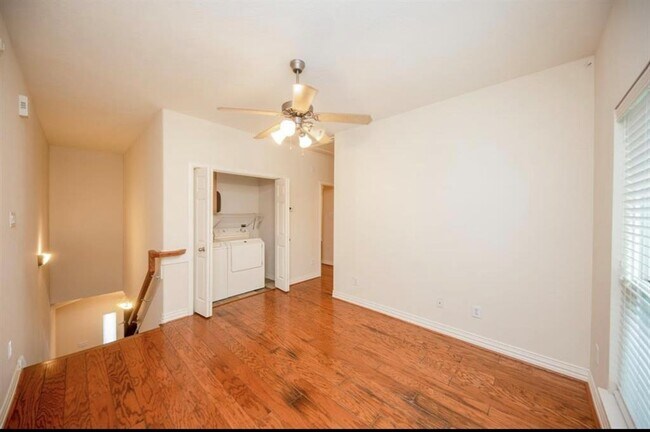 Building Photo - 7103 Windwater Lagoon Dr