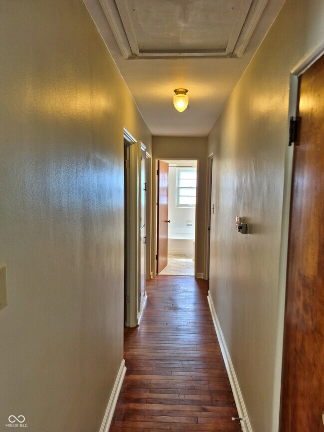 Building Photo - 1126 Allison Ave