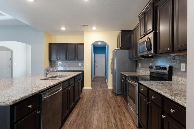 Building Photo - 303 Merlin Ct