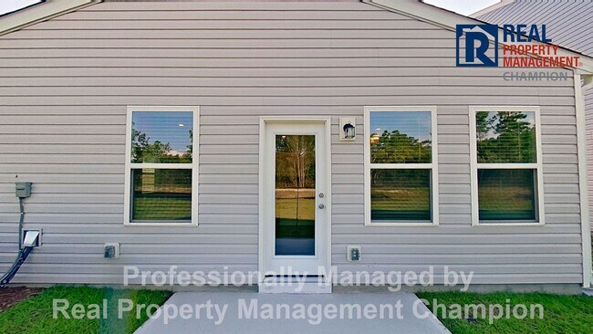 Building Photo - 1095 Hanson Dr
