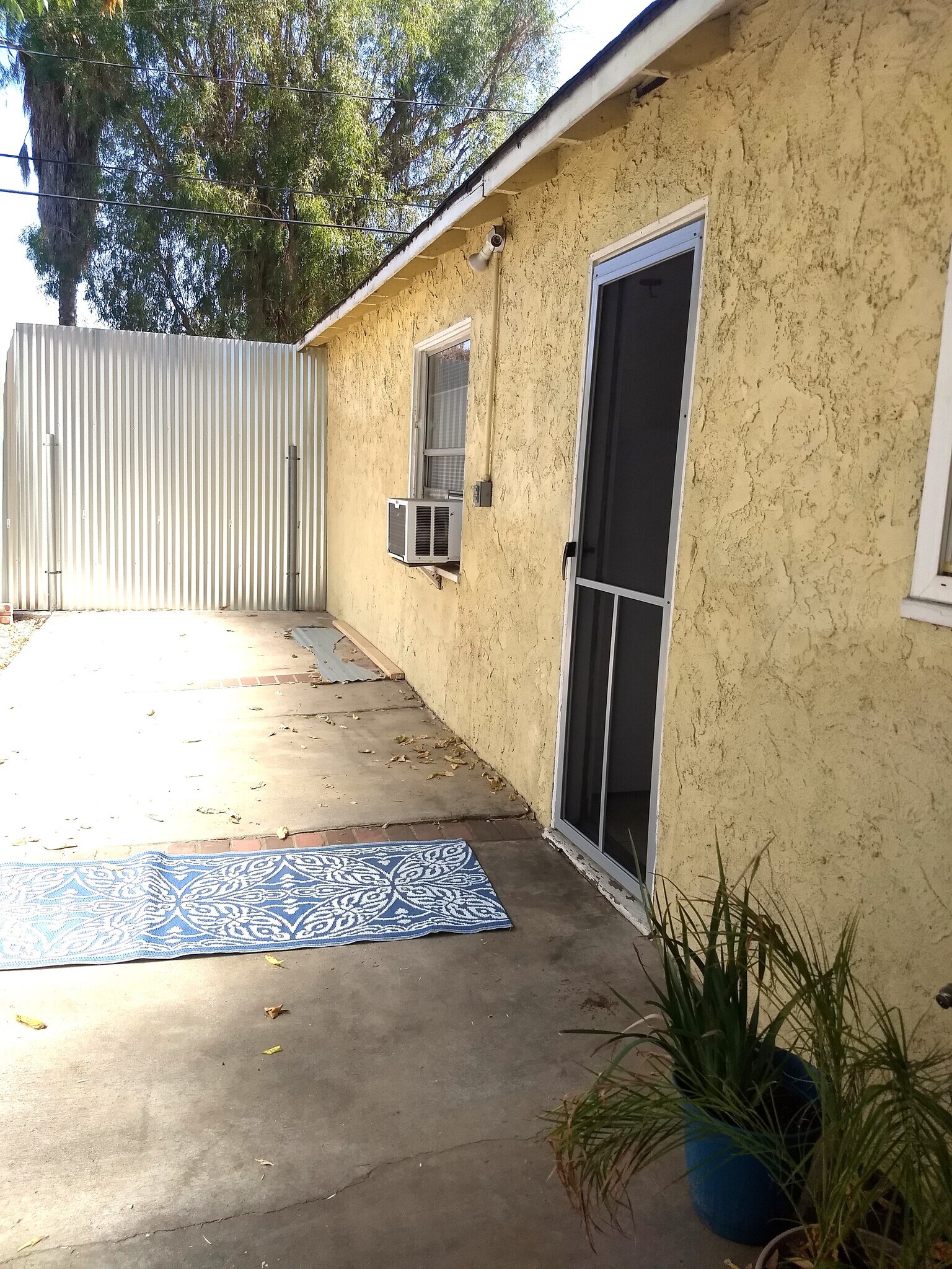 Private Patio - 208 N Florence St