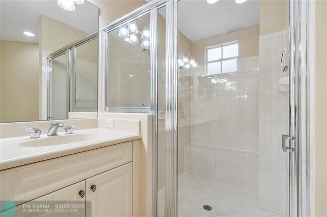 Building Photo - 8140 NW 128th Ln