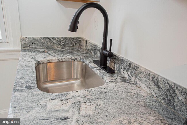 Building Photo - 308 N Division St