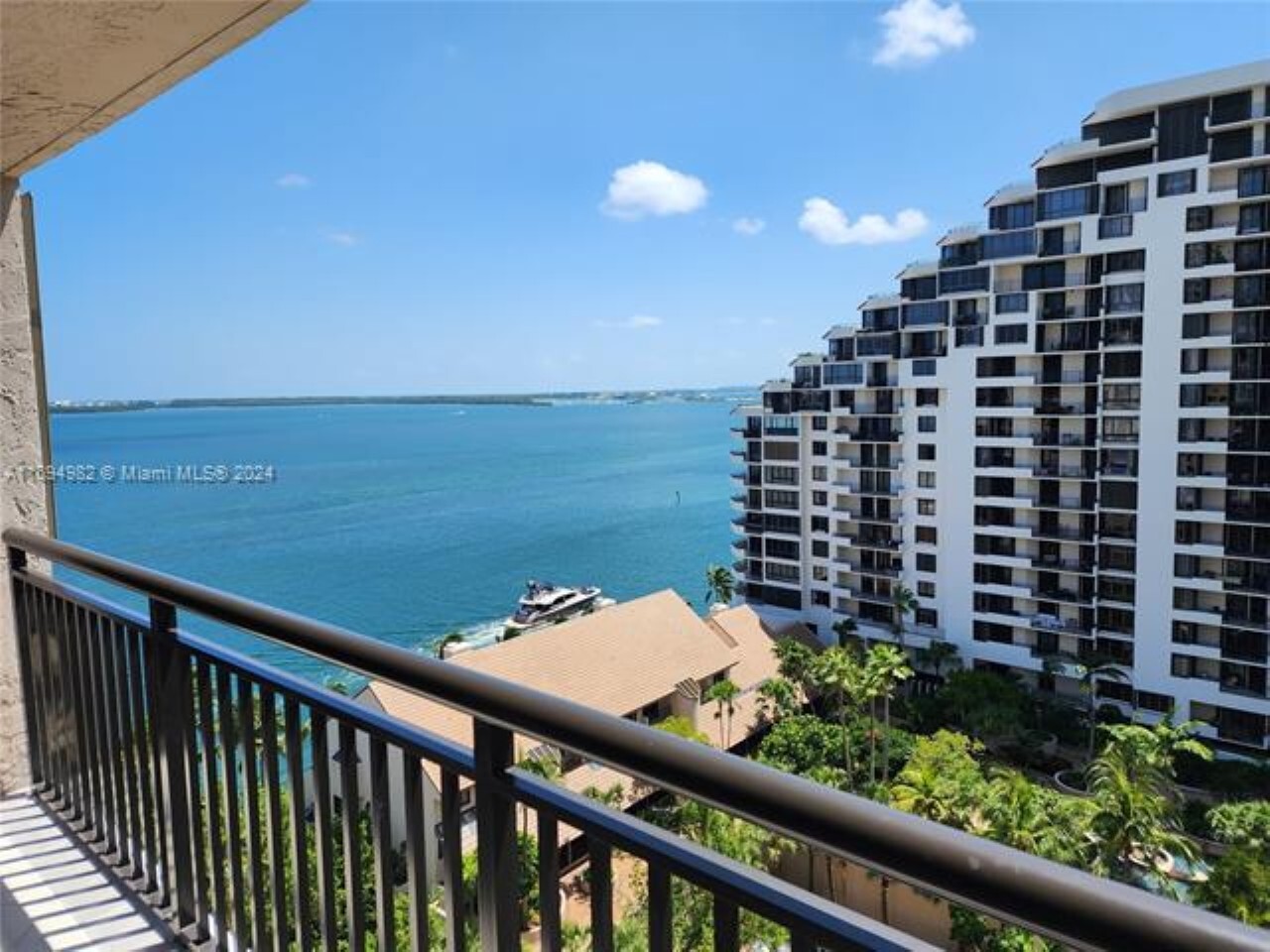 Building Photo - 540 Brickell Key Dr